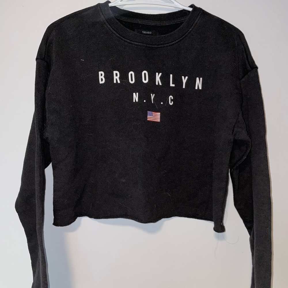 Cropped crewneck
